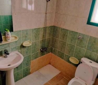 Al Ain House | Private Guest Room in Kuwaitat