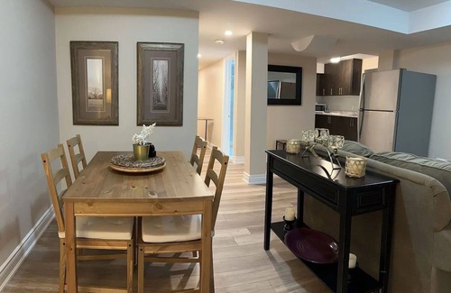 Halton Regional Municipality Apartment | Cozy Private Guest Suite with Spa and Hot Tub Amenities
