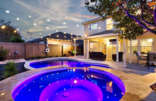 Wetmore House | Unwind in a Private Heated Pool & Hot Tub - 10/10 Rating