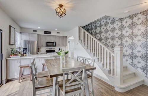 Mango Groves House | Exclusive Downtown Retreat with Private Heated Pool & Ocean Views