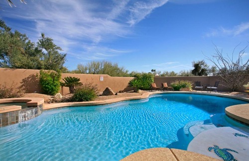 Lomas Verdes House | Exclusive Retreat with Private Pool and Spa Amenities
