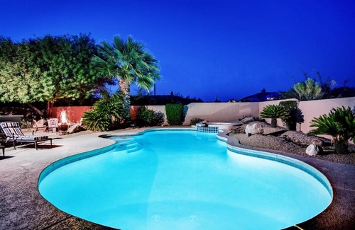 Lomas Verdes House | Exclusive Retreat with Private Pool and Spa Amenities