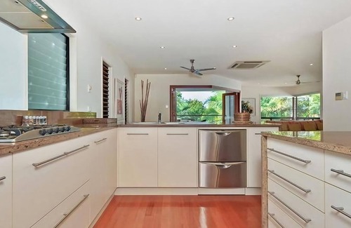 Tewantin House | Relaxing Private Hideaway in Tewantin with Ocean Views