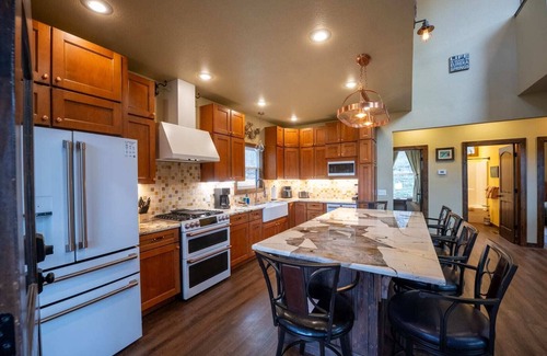 Eureka Springs House | Inviting 3 Bedroom Retreat with Private Hiking Trails