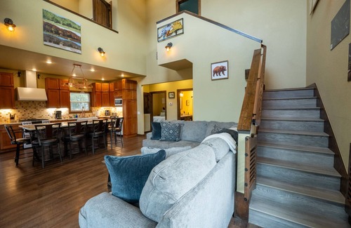 Eureka Springs House | Inviting 3 Bedroom Retreat with Private Hiking Trails