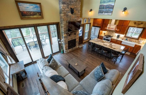 Eureka Springs House | Inviting 3 Bedroom Retreat with Private Hiking Trails