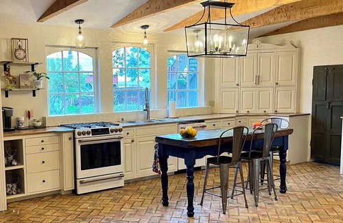 Comfort House | PRIVATE, HILL COUNTRY, 1890's FARMHOUSE WITH HOT TUB ON 1O ACRES, SLEEPS 8.