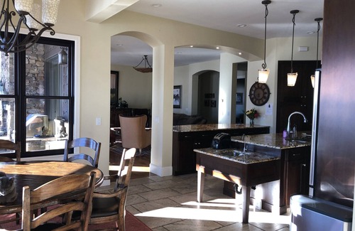 North Snyderville Basin House | Perfect Alpine Retreat: Scenic Weddings Near Ski Slopes