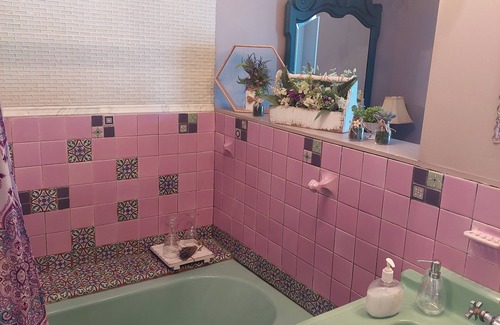 Holly Apartment | Historic Downtown Holly Apartment: Guest Rated 9.8/10