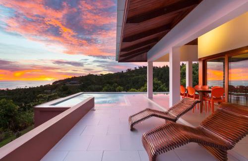 Tagaqe House | Exclusive Oceanfront Private Holiday House with Pool