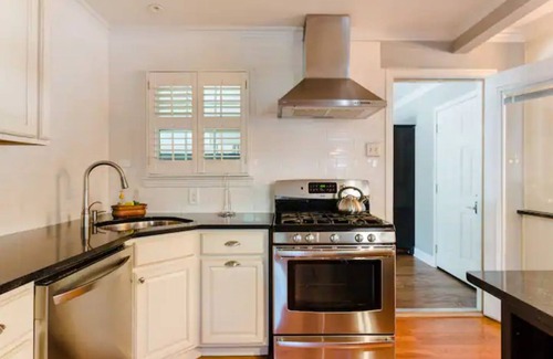 Tarrytown House | Charming Private Home Near Downtown with Outdoor Retreat!
