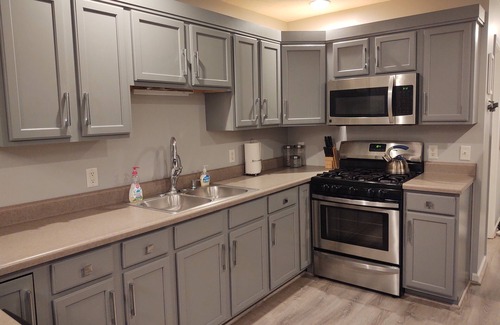 Nazareth House | Cozy Retreat in the Woods - Just 15 Minutes from Downtown