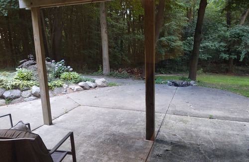 Nazareth House | Cozy Retreat in the Woods - Just 15 Minutes from Downtown