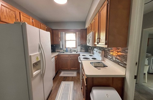 Mentor House | Convenient Home with Large Yard and Easy Interstate Access