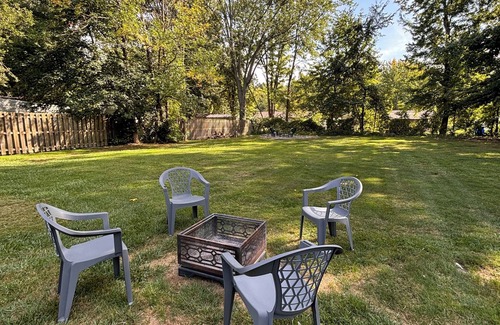 Mentor House | Convenient Home with Large Yard and Easy Interstate Access