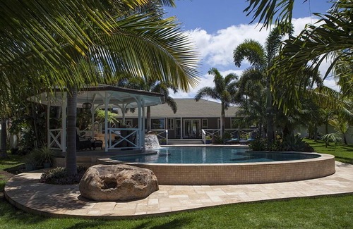 Kihei House | Discover Kihei Oasis: Heated Pool & Lush Yard Retreat