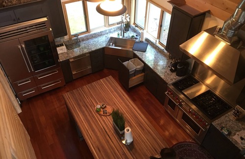 Champion House | Ideal Retreat: Private Home on Gibson Lake with Breakfast