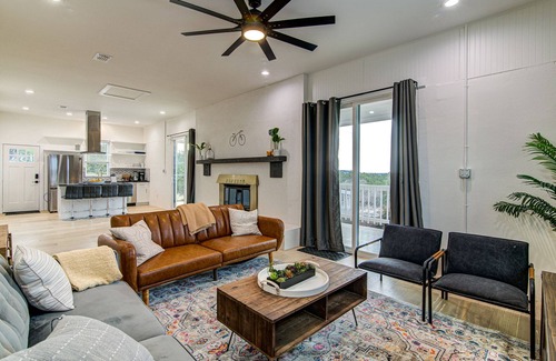 Burnet House | Idyllic Home on Spider Mountain with Lake Buchanan Views