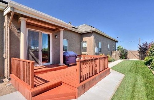 Fairfield House | Ideal Private Home with Pool and Spa for Your Getaway