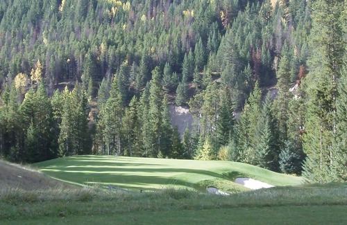 East Kootenay House | Relaxing Getaway with Hot Tub, Sauna & Game Room