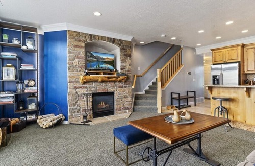Ogden Condo | Relaxing Retreat with Private Hot Tub Near Snowbasin Resort