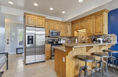 Ogden Condo | Relaxing Retreat with Private Hot Tub Near Snowbasin Resort