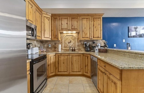 Ogden Condo | Relaxing Retreat with Private Hot Tub Near Snowbasin Resort