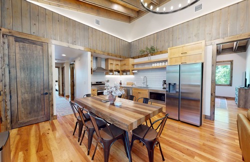 Afton Ski Chalet | Relaxing Retreat with Hot Tub, Steps from Battlefield Par 3