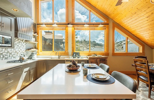 Deer Valley Condo | Exclusive Design & Top Amenities at Deer Valley Black Bear 408B