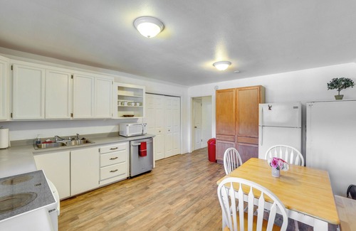 Garden Valley Apartment | Relaxing Garden Valley Apartment with Hot Tub & Mountain Views