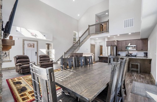 Branson House | Private Hot Tub-Near Thunder Ridge and Table Rock-Cmty Pool-Free Tickets