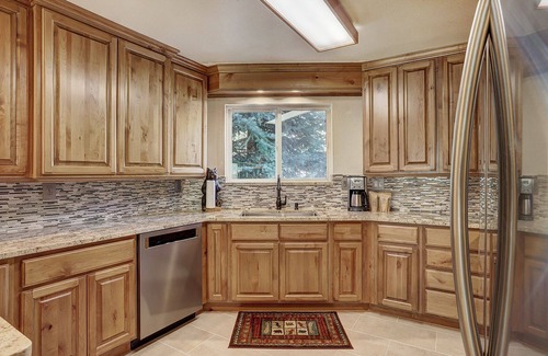 Keystone Condo | Relax in a Private Hot Tub with Slope Access at Keystone