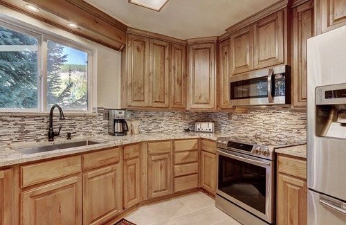 Keystone Condo | Relax in a Private Hot Tub with Slope Access at Keystone