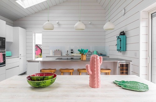 Gwithian House | Idyllic Beach Escape with Private Hot Tub & Sauna