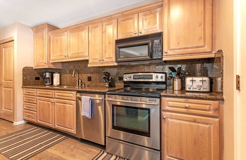 Vail House | Escape to a Hot Tub Oasis Minutes from Vail Village
