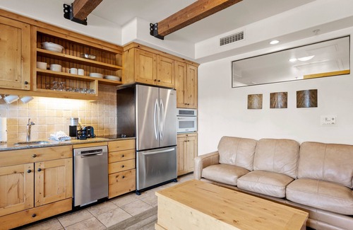 Kimball Junction Condo | Private Hot Tub w/a View | Balcony, Fireplace + Laundry | Walkable Location