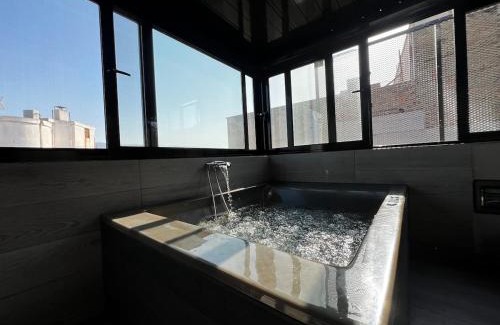 Psirri Apartment | Private hottub Athens Skythens omonoia