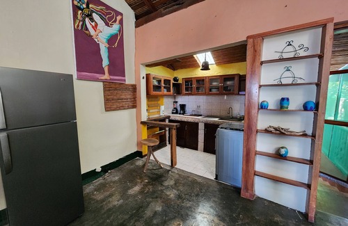 Granada House | Inviting Casa Macondo: 3BD Retreat with Lake View & Wi-Fi