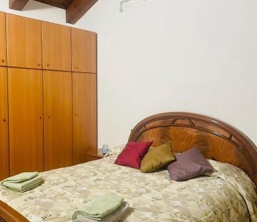 Carpenedo House | Central Mestre Retreat with Hot Tub & Family-Friendly Amenities