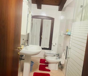Carpenedo House | Central Mestre Retreat with Hot Tub & Family-Friendly Amenities
