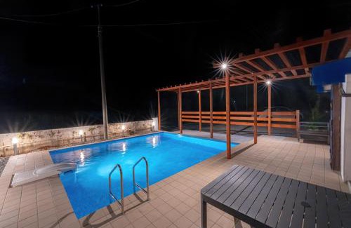 Ueno Villa | Elegant Private House Noko: 4-Star Stay with Pool