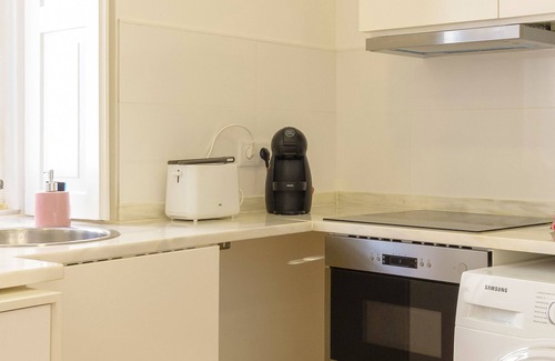 Mafamude House | Private House for You: Family-Friendly Amenities Await