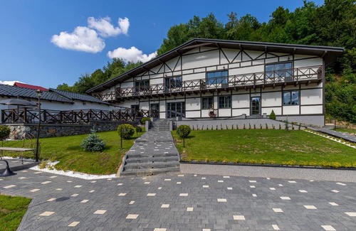 Transcarpathia House | Pet-Friendly Private House Scherbovets with Ocean View
