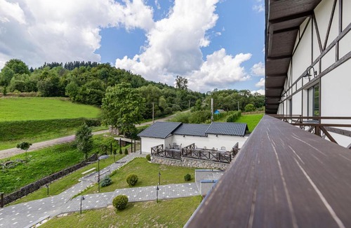 Transcarpathia House | Pet-Friendly Private House Scherbovets with Ocean View