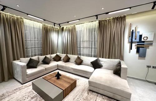 Sheikh Zayed City House | Elegant Private House in Sheikh Zayed, Egypt - Guest Rated 10/10