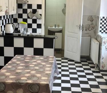 Berehove House | Cozy Private House - Family-Friendly & Highly Rated Getaway