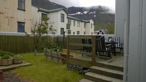 Isafjordur House | Exclusive Retreat with Private Garden for Families