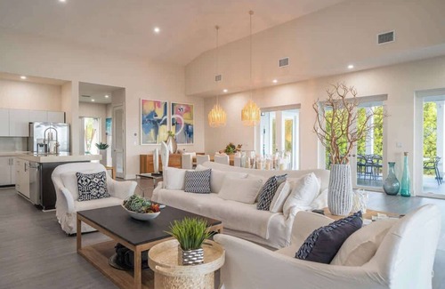 Alice Town House | Private Island Luxury Villa