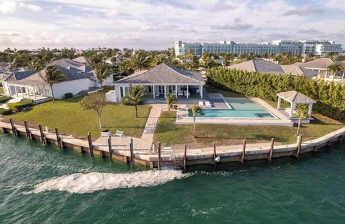 Alice Town House | Private Island Luxury Villa