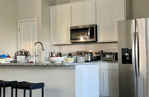 Kyle House | Private King Master Suite for Rent near I-35 in Kyle